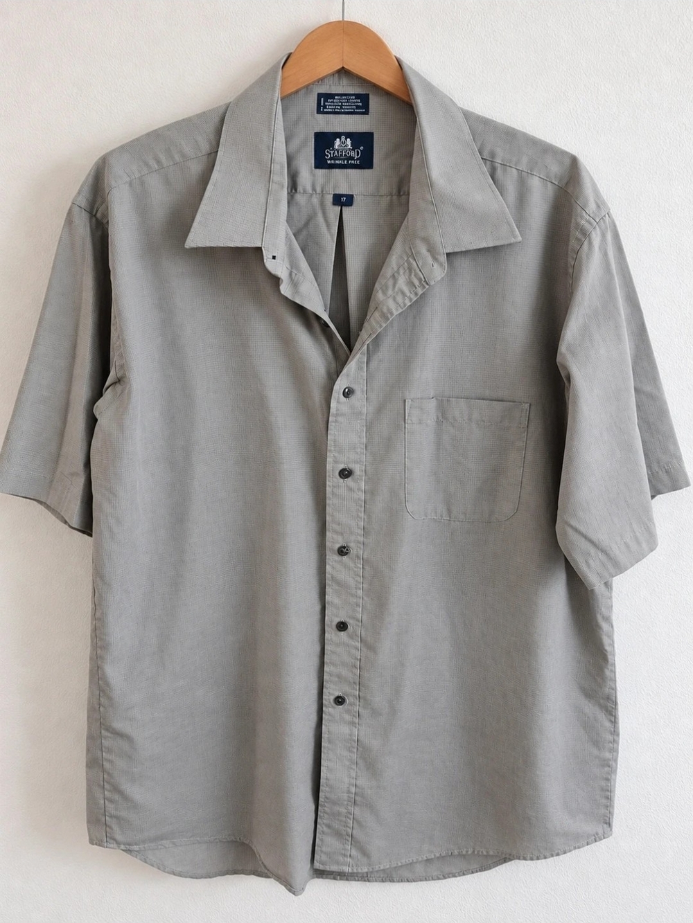 Stafford Wrinkle Free Men’s Size 17 Short Sleeve Gray Micro Check Button Up
